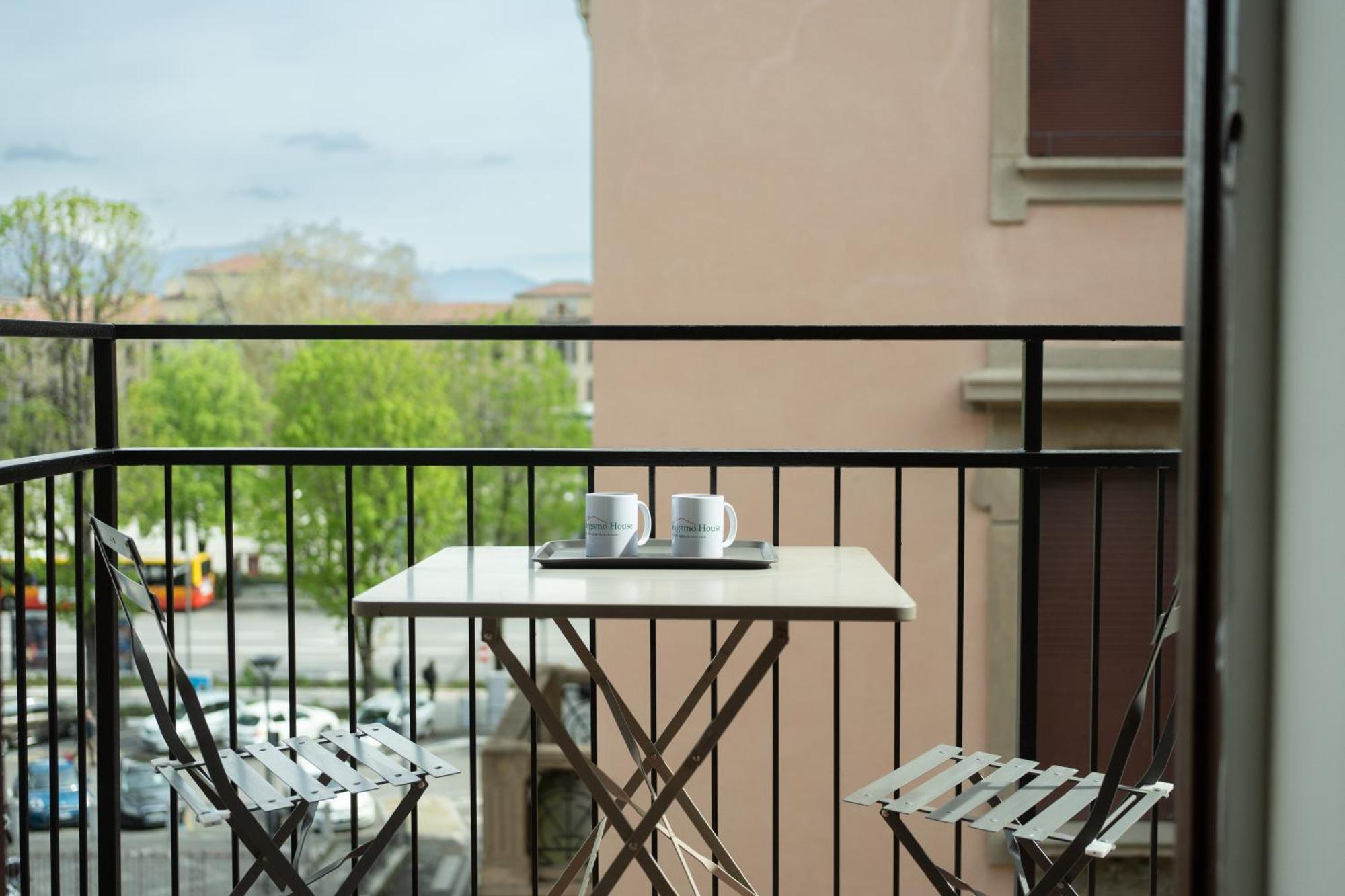 Rga Bergamo House Hotel Bagian luar foto